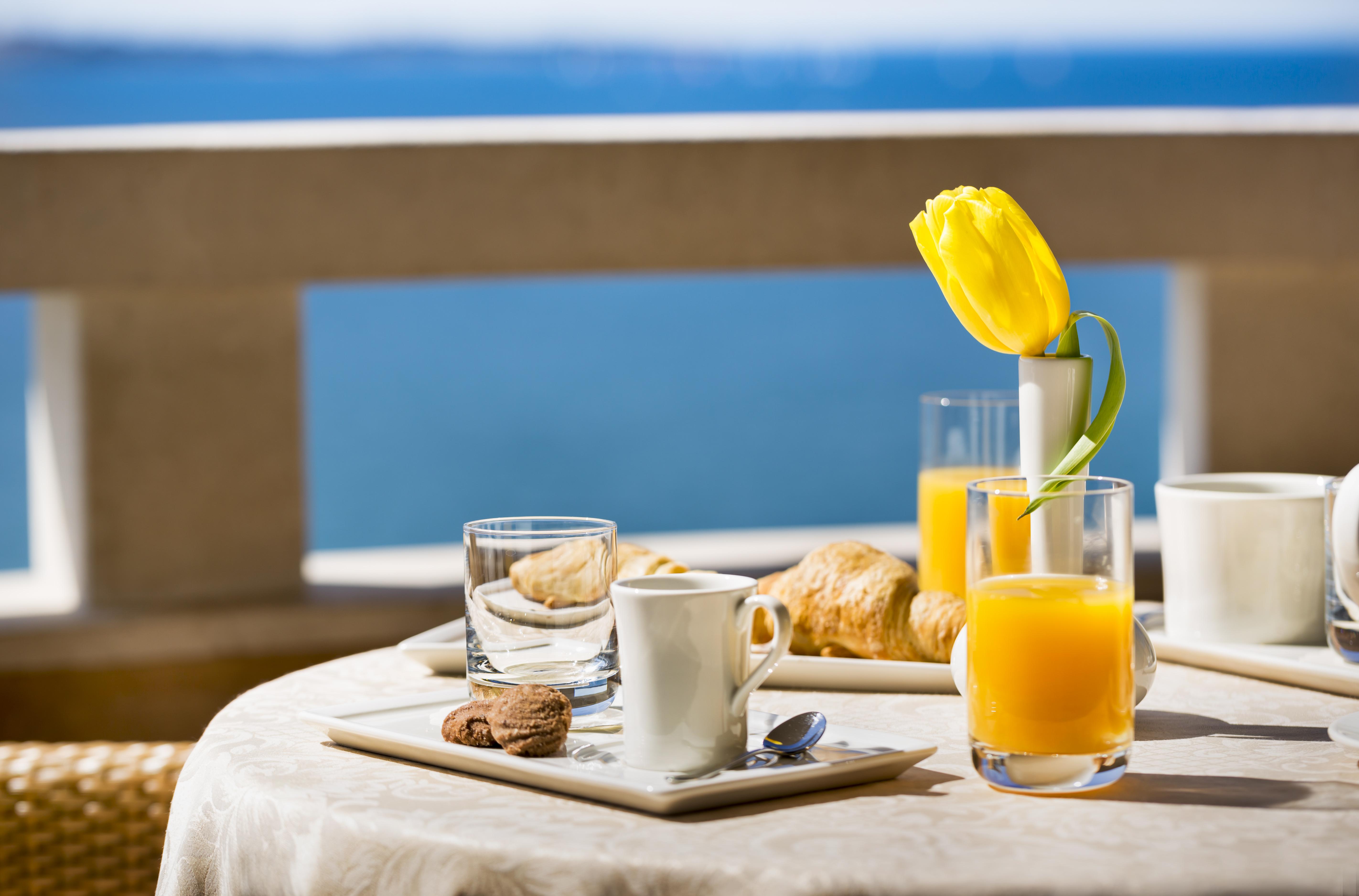 Remisens Hotel Metropol Portorose Esterno foto A continental breakfast