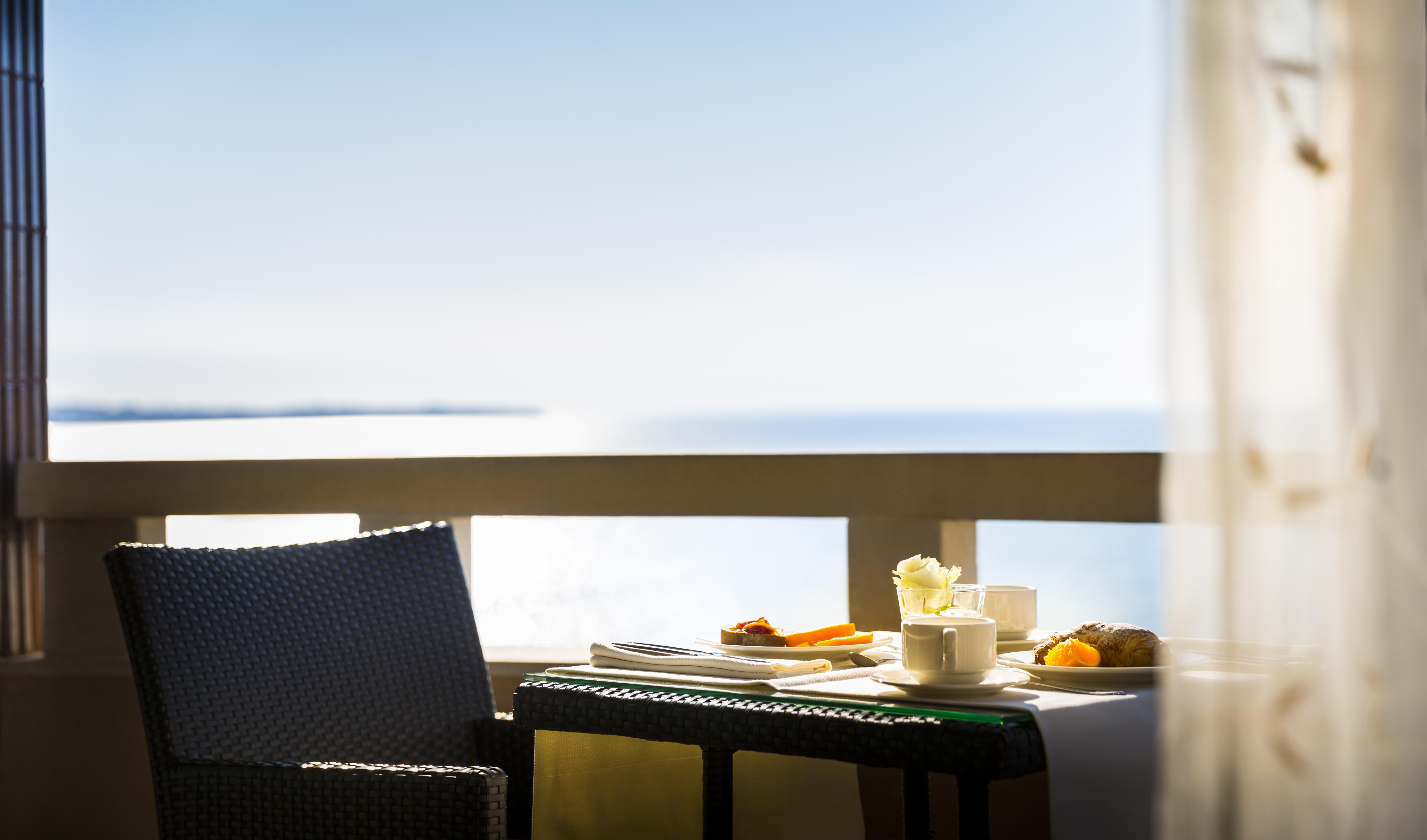 Remisens Hotel Metropol Portorose Esterno foto A balcony at a hotel