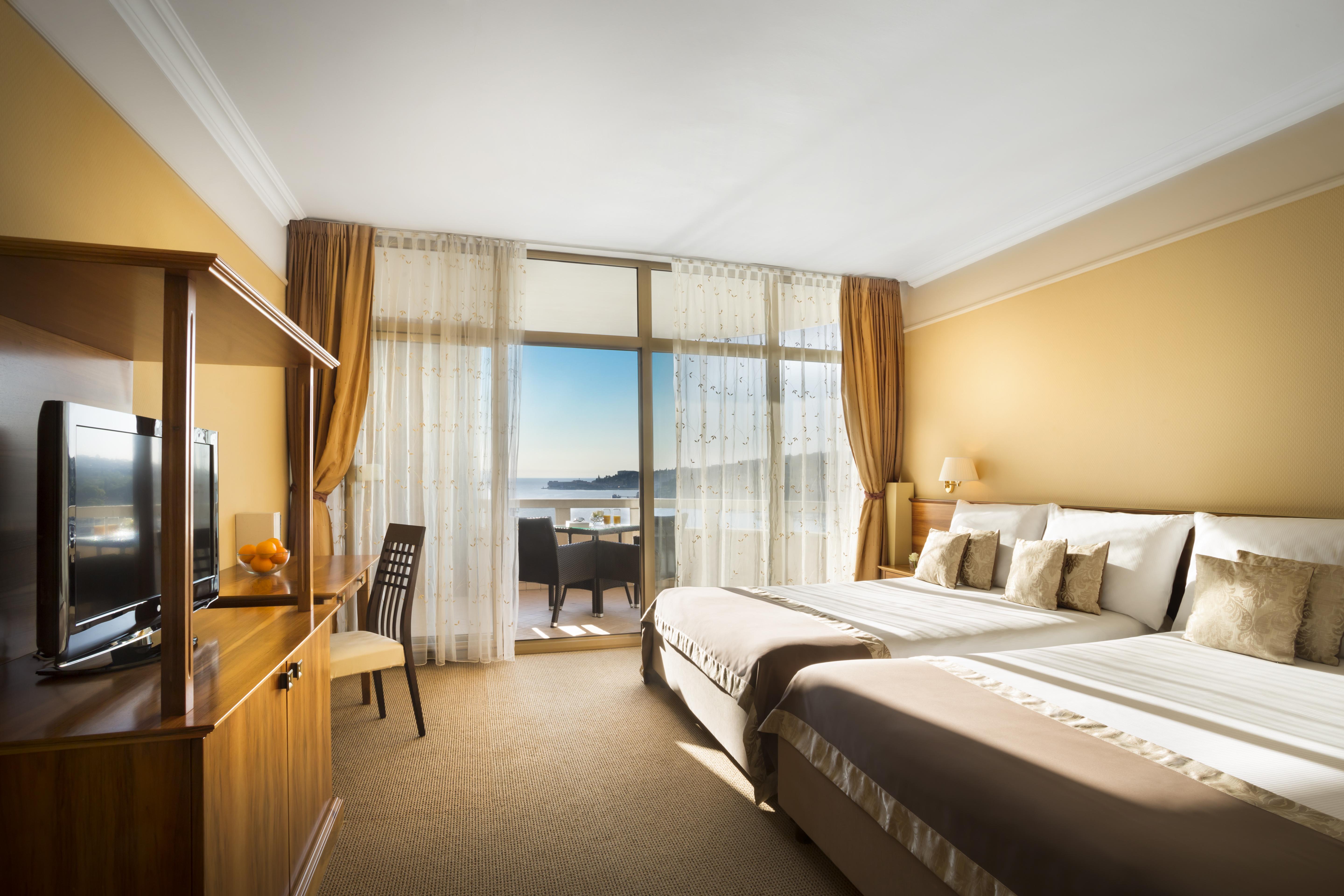 Remisens Hotel Metropol Portorose Esterno foto A room at the Radisson Blu Royal