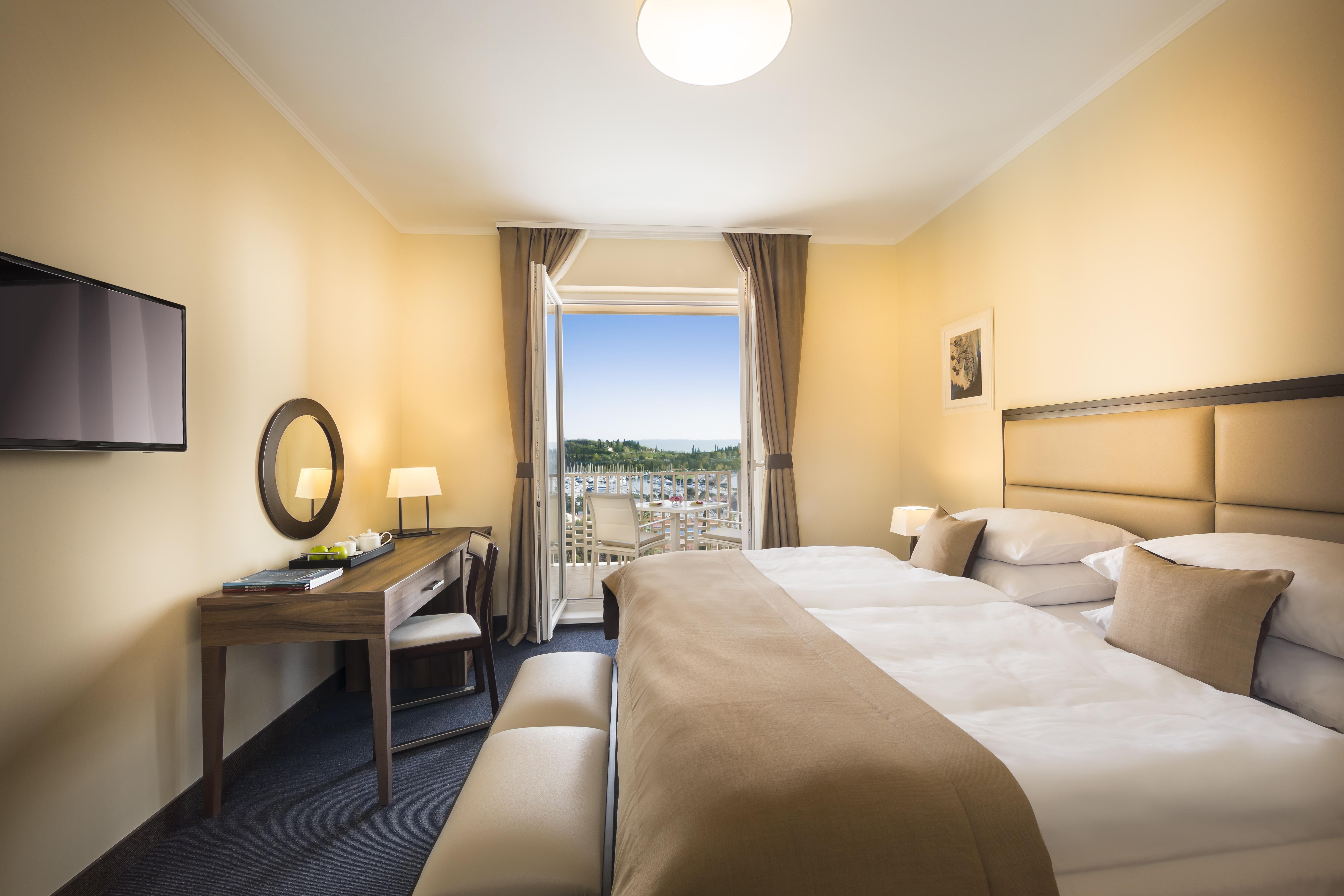 Remisens Hotel Metropol Portorose Esterno foto A typical room at the hotel