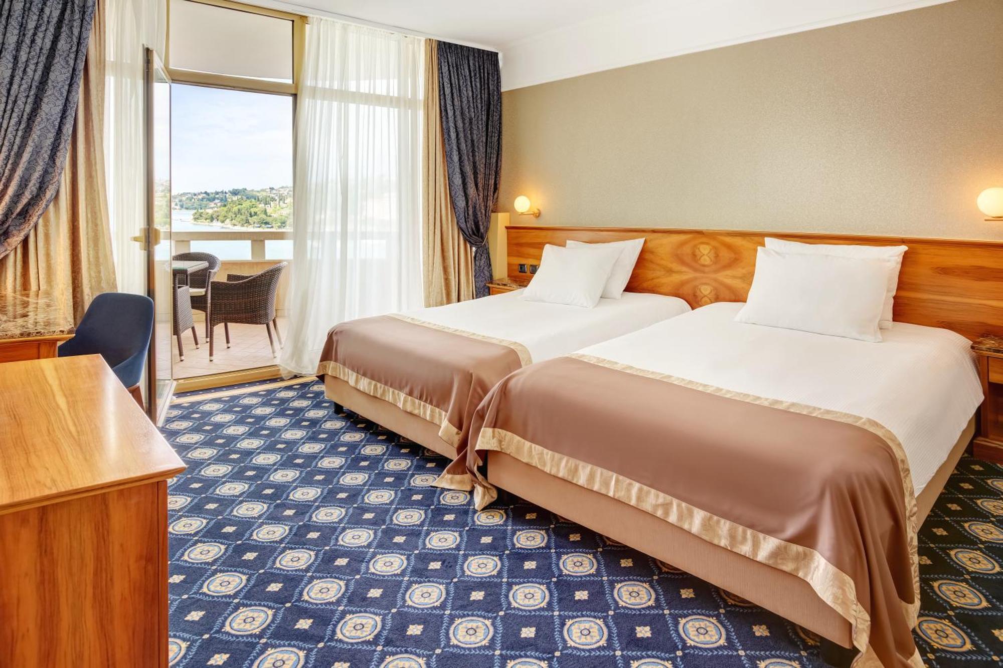 Remisens Hotel Metropol Portorose Esterno foto A room at the hotel